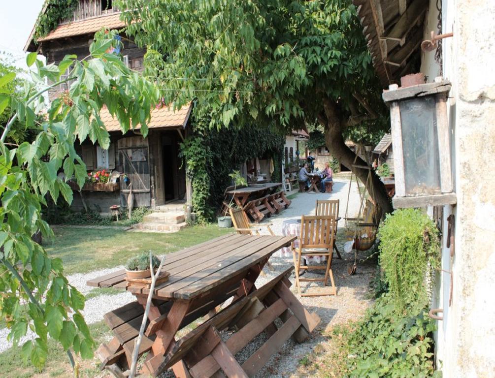 Rural Tourism Family Ravlic Guest House Muzilovcica ภายนอก รูปภาพ